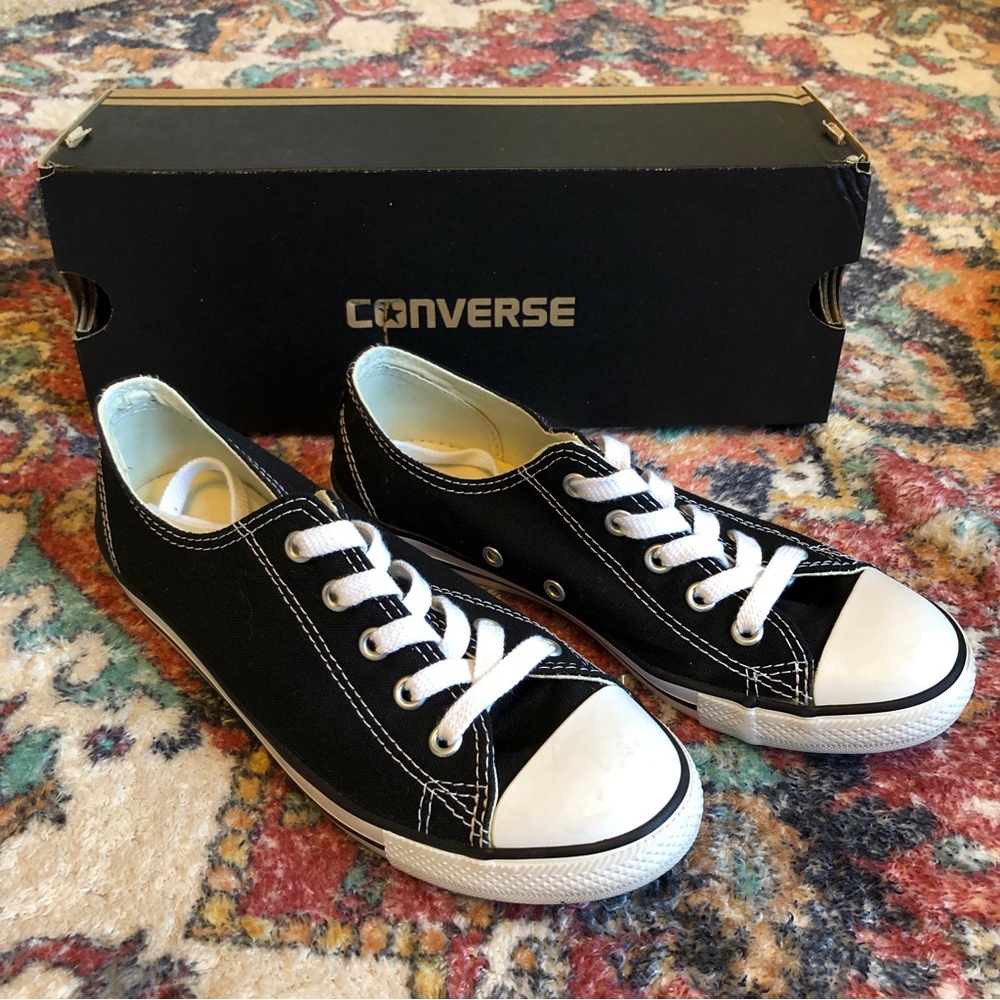 Nice Condition Black Converse Sneakers 🖤.